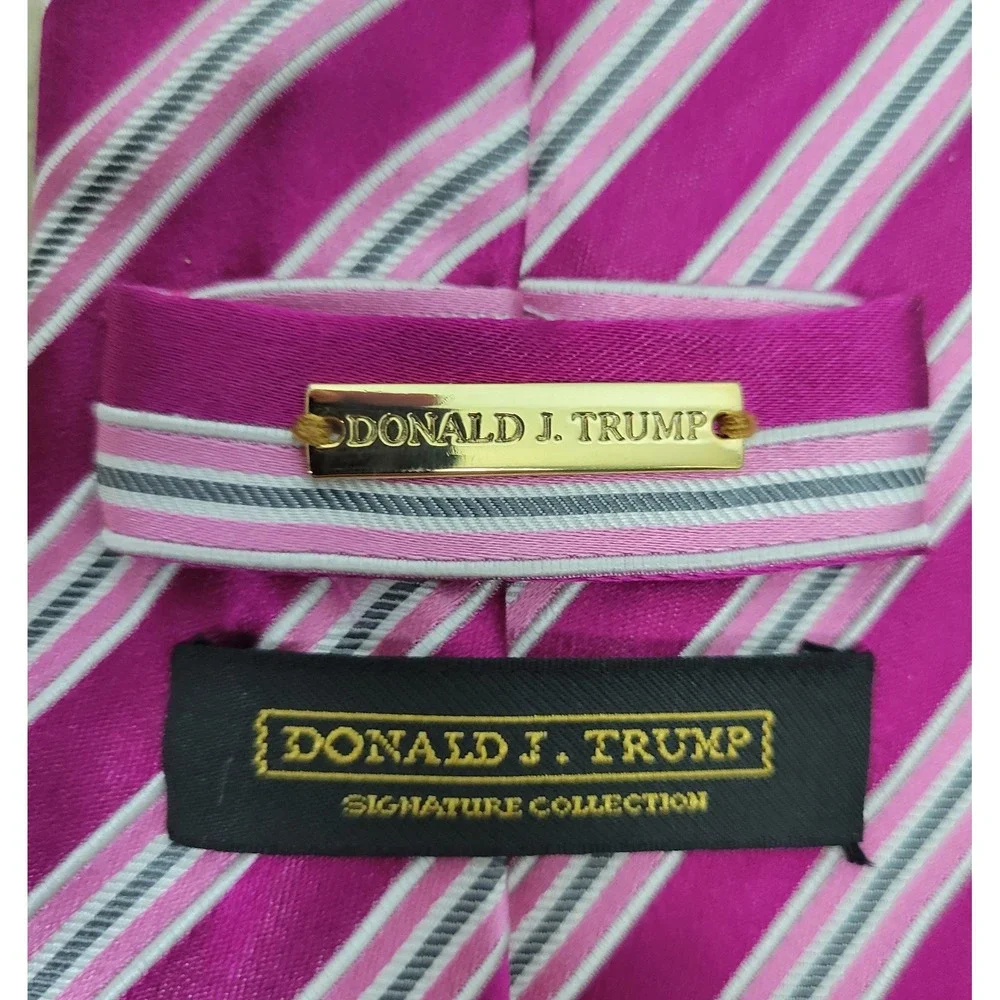 Donald J Trump Signature Collection Pink Striped Mens‎ Necktie 100% Silk